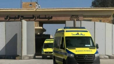 دخول 38 مصابا من قطاع غزة إلى معبر رفح لتلقى العلاج (فيديو)
