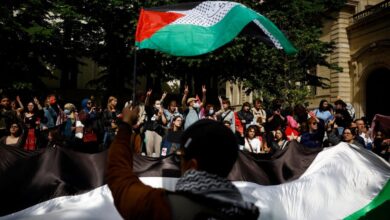 متظاهرون لدعم غزة يعطلون عمل جامعة السوربون في باريس – قناة الغد